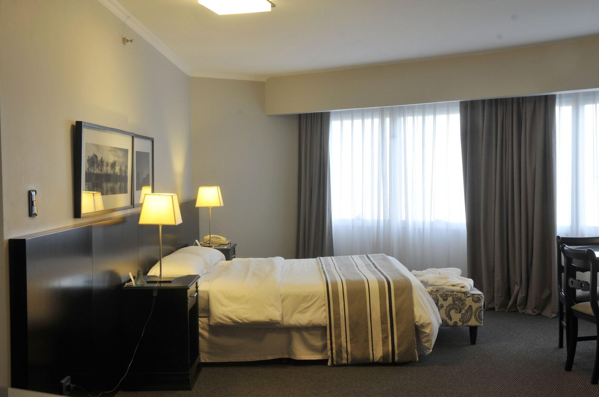 Plaza Real Hotel 4*