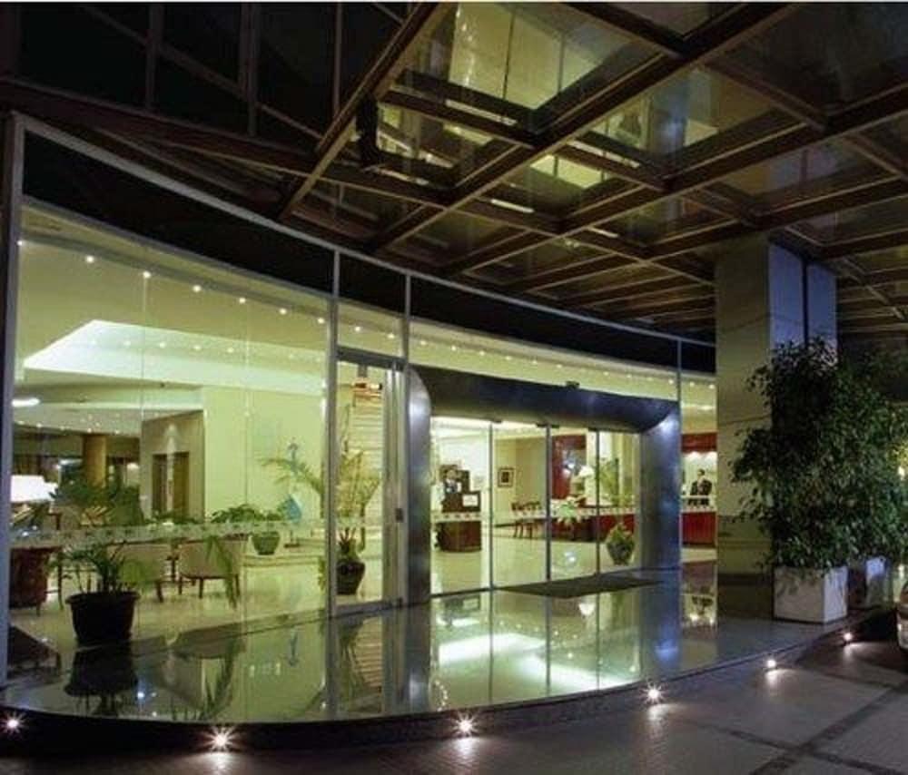 Plaza Real 4*