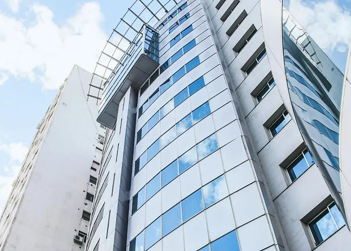 Plaza Real Suites Hotel